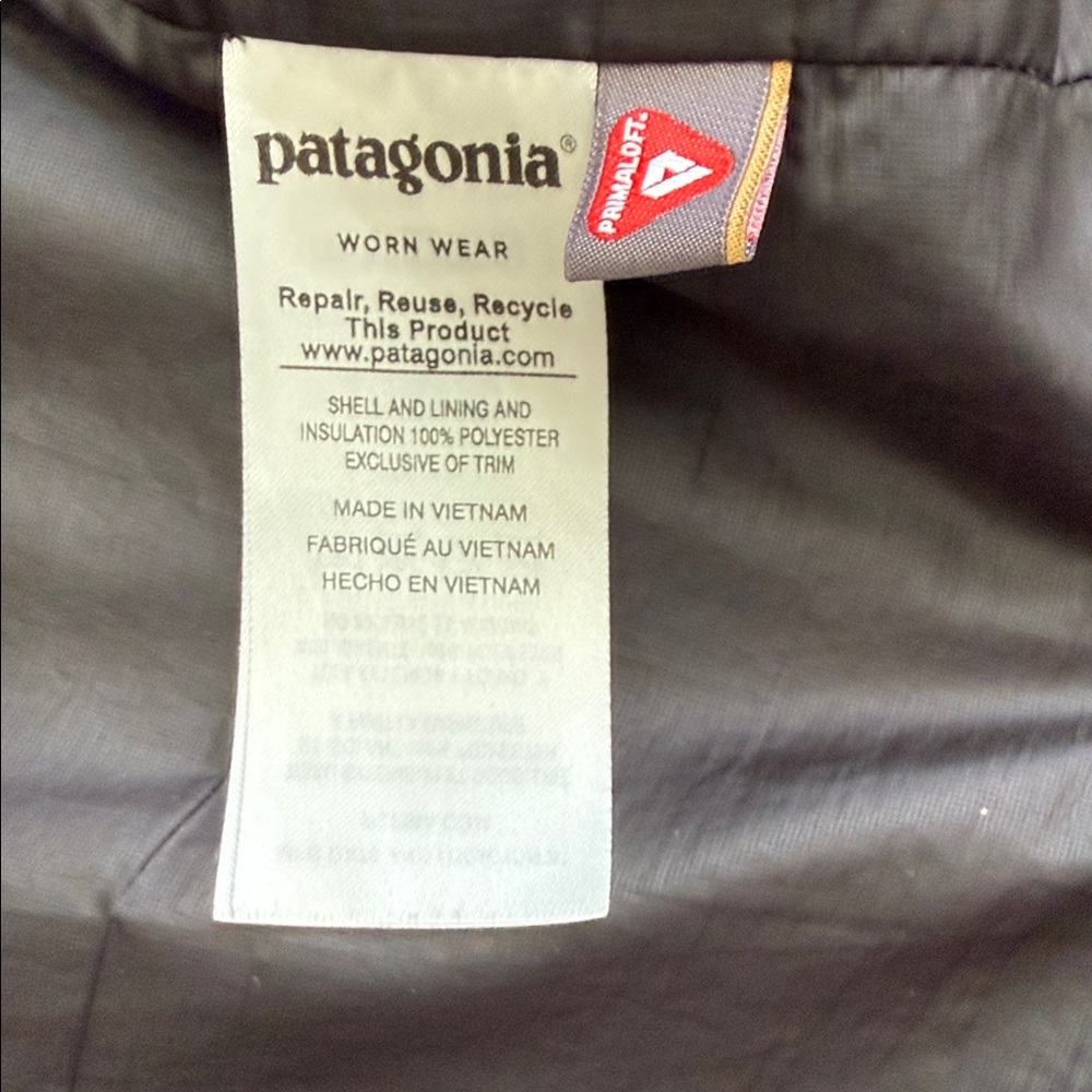 Patagonia Black Insulated Vest - Picture 5 of 7